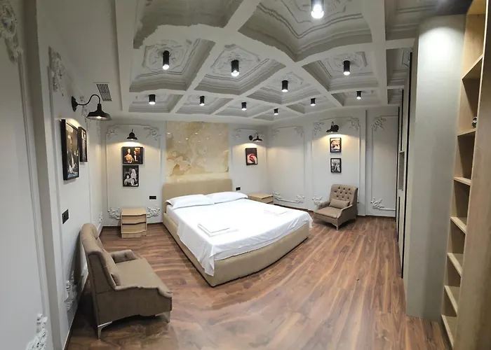 Luxury * ティラナ